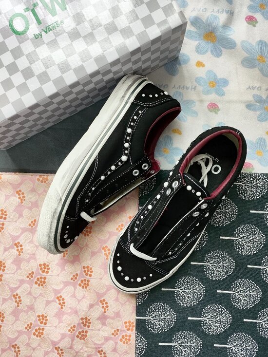 Vans Other - Vans OTW Old Skool 36 Black Pearl Studs